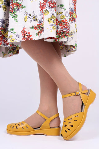 1940s / 50s style summer sandals / wedges - Mustard yellow - Sidse - memery