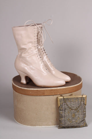 Feminine soft Edwardian boot with pompadour heel, 1900 - 1915 - Cream - Rose - memery