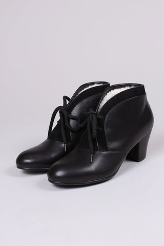 1940s style winter ankle boots  - Black - Lillie