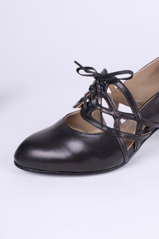 1930s everyday lace - up medium high heels - black - Eva - memery