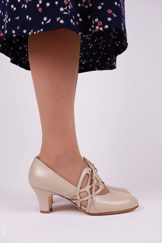 1930s everyday lace - up pumps - Off White - Eva - memery