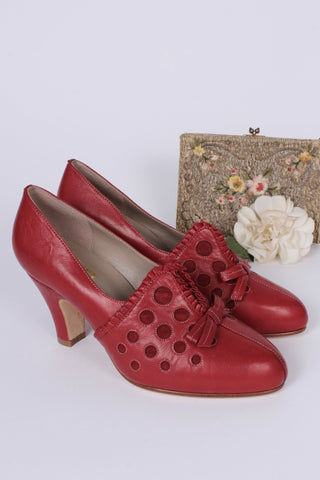 1930s everyday pump with details in suede - red - Stella - memery