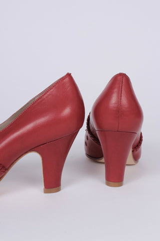 1930s everyday pump with details in suede - red - Stella - memery