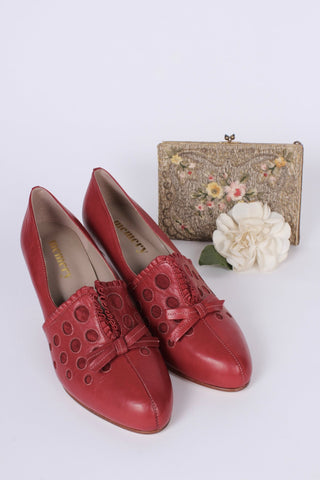 1930s everyday pump with details in suede - red - Stella - memery