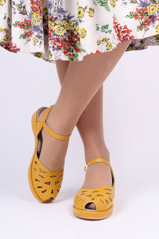 1940s / 50s style summer sandals / wedges - Mustard yellow - Sidse - memery