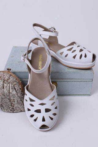 1940s / 50s style summer sandals / wedges - White - Sidse - memery