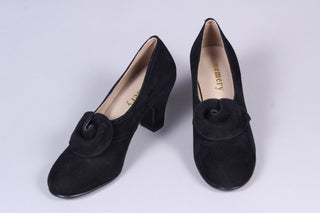 1940s style suede pumps with a rosette - Black - Luise - memery