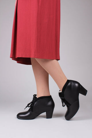 1940s style winter ankle boots - Black - Lillie - memery