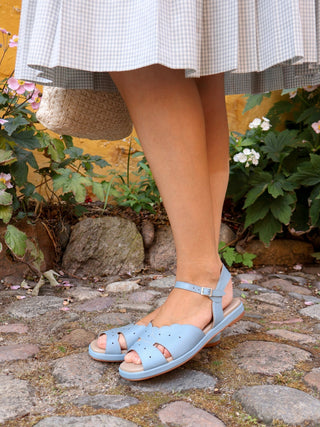 1950s sandals with claud - shaped pattern - Blue pastel - Joy - memery