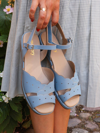 1950s sandals with claud - shaped pattern - Blue pastel - Joy - memery