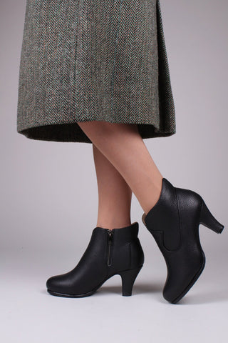 1950s style high heel ankle boots with woolen lining - Black - Laura - memery