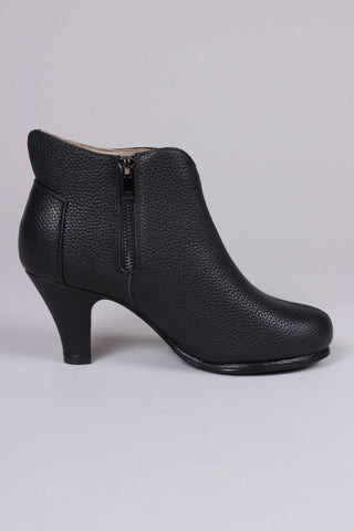 1950s style high heel ankle boots with woolen lining - Black - Laura - memery