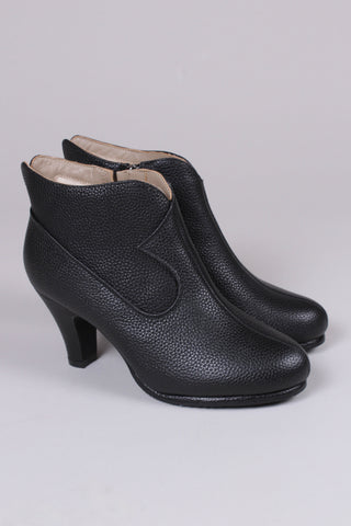 1950s style high heel ankle boots with woolen lining - Black - Laura