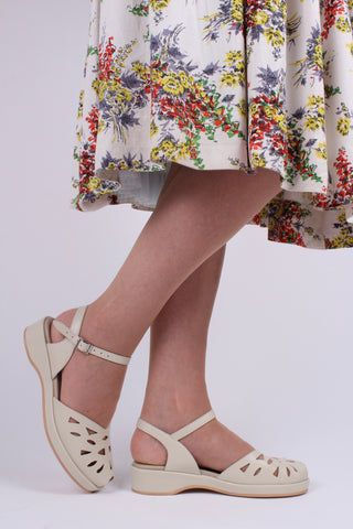 VEGAN - 1940s / 50s style summer sandals /  wedges - Cream - Sidse