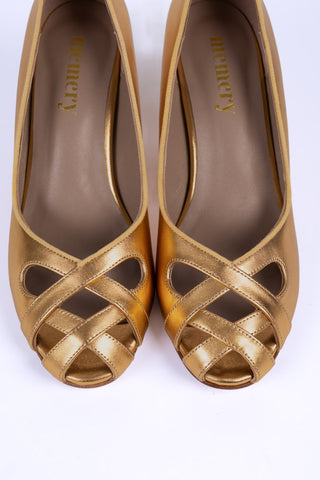 1950's court shoe with peep-toe - Gold - Audrey