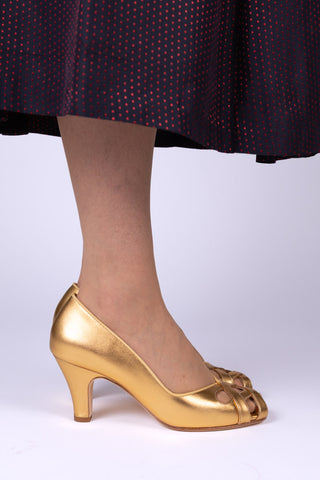 1950's court shoe with peep-toe - Gold - Audrey