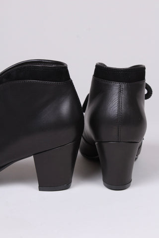 1940s style winter ankle boots  - Black - Lillie