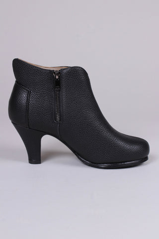 1950s style high heel ankle boots with woolen lining - Black - Laura