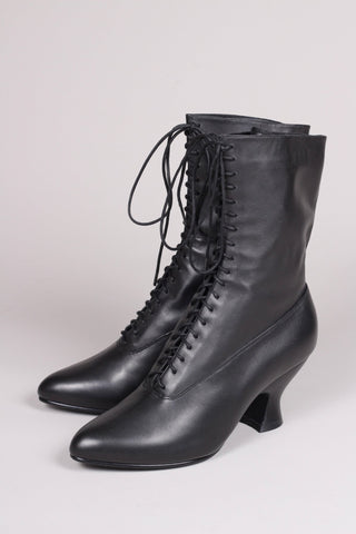 Feminine soft Edwardian boot with pompadour heel, 1900 - 1915 - Black - Rose - memery