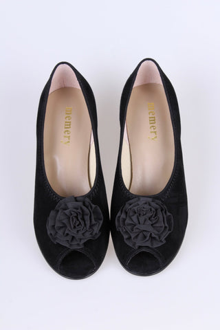 Late 1930s everyday suede pumps with rosetta, black, Jean - memery