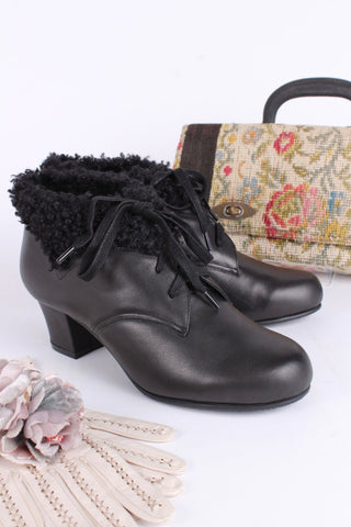 Soft 1940s /1950s style booties with fur - Black - Karin - memery